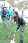 Вице-президент Фонда Гейдара Алиева Лейла Алиева в рамках проекта "Наш двор" приняла участие в открытии благоустроенного двора и массовой посадке деревьев (ФОТО)