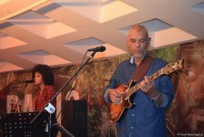 Пылающая семба и страстная кизомба в вечернем Баку от Африканского Стинга (ФОТО/ВИДЕО)