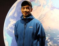 Застенчивый мальчик из розового будущего, или Влияние соцсетей на  азербайджанское общество (ФОТО)