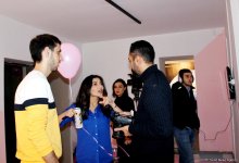 Застенчивый мальчик из розового будущего, или Влияние соцсетей на  азербайджанское общество (ФОТО)