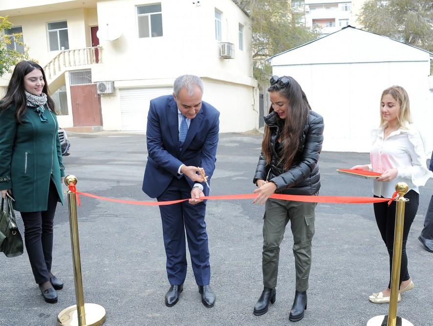 Вице-президент Фонда Гейдара Алиева Лейла Алиева в рамках проекта "Наш двор" приняла участие в открытии благоустроенного двора и массовой посадке деревьев (ФОТО)