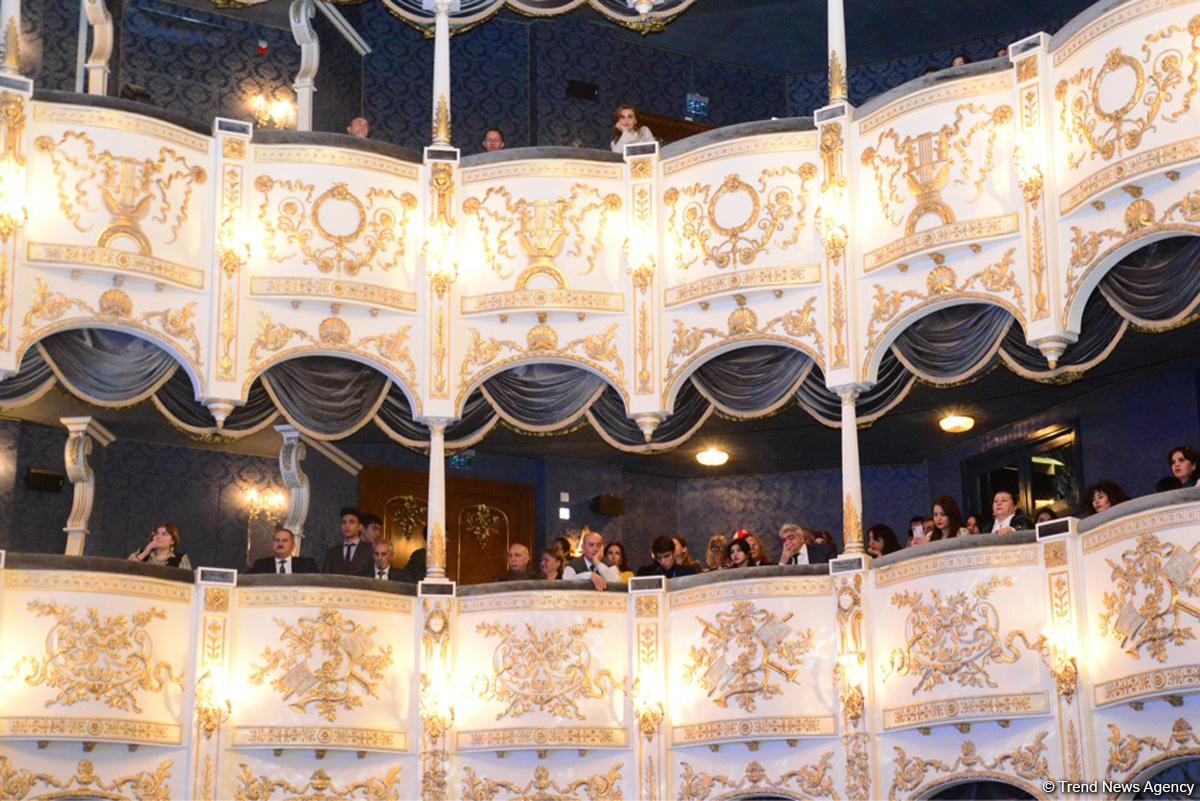 Без ограничений! Оригинальные этюды на открытии Бакинской международной театральной конференции (ФОТО)