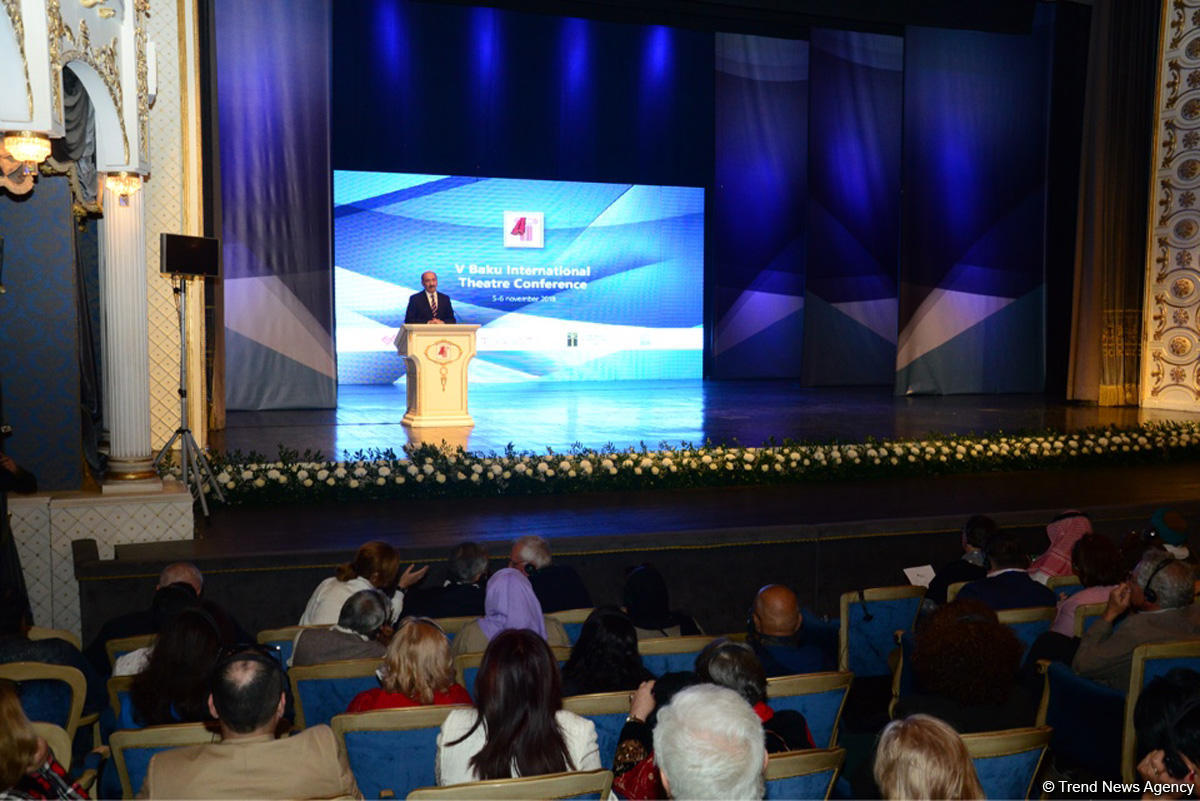 В Баку проходит V международная театральная конференция (ФОТО)