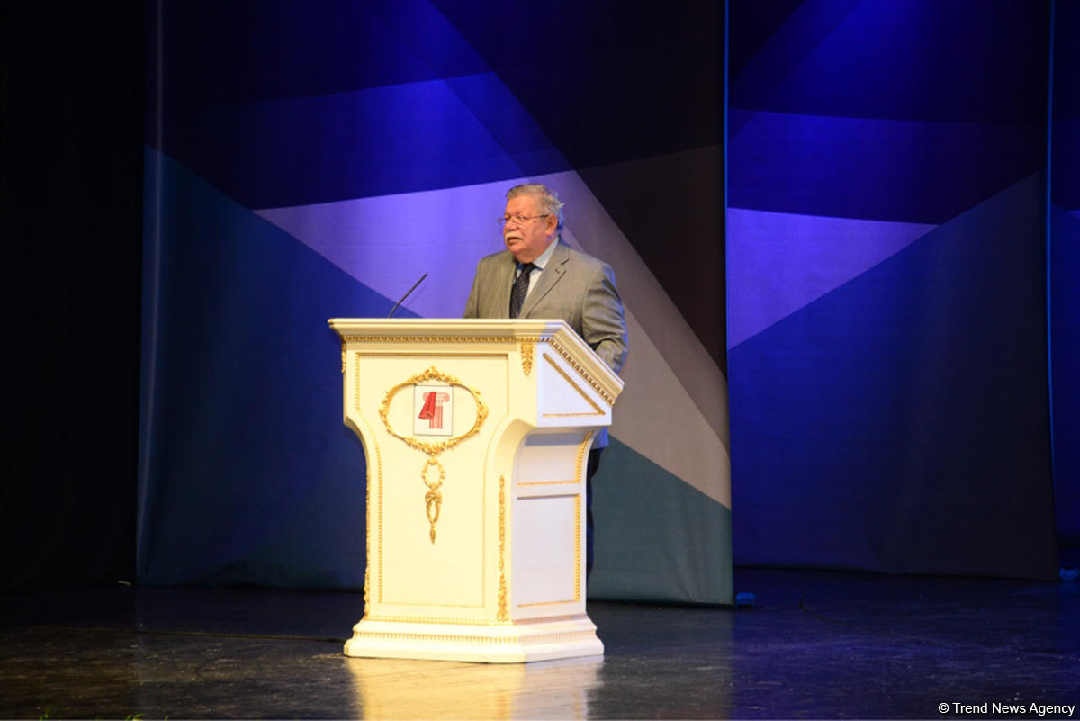 Без ограничений! Оригинальные этюды на открытии Бакинской международной театральной конференции (ФОТО)