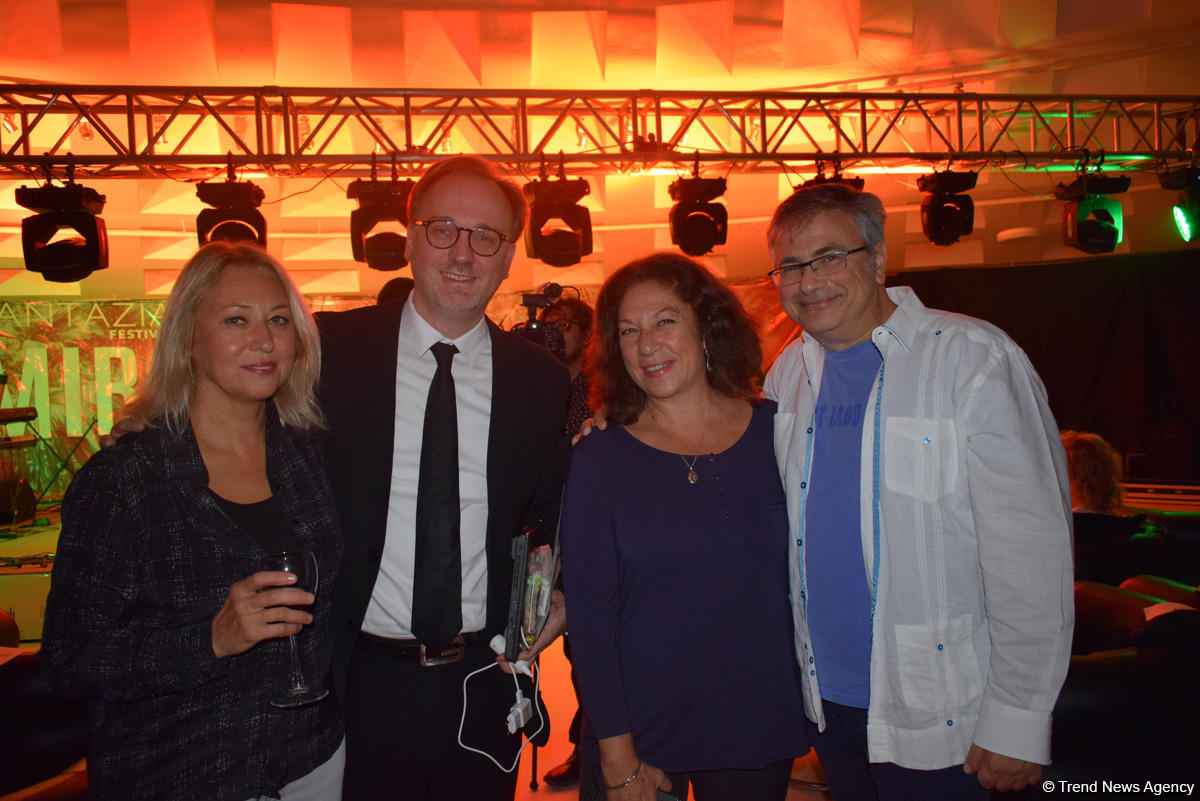 Пылающая семба и страстная кизомба в вечернем Баку от Африканского Стинга (ФОТО/ВИДЕО)