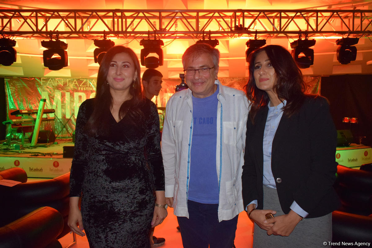 Пылающая семба и страстная кизомба в вечернем Баку от Африканского Стинга (ФОТО/ВИДЕО)