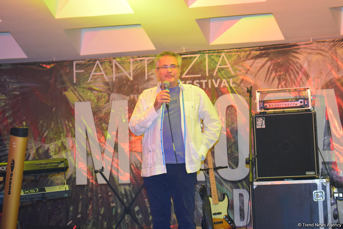 Пылающая семба и страстная кизомба в вечернем Баку от Африканского Стинга (ФОТО/ВИДЕО)