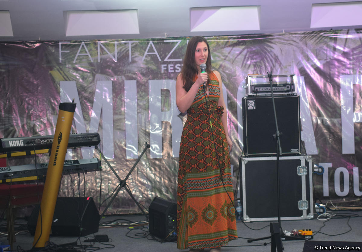 Пылающая семба и страстная кизомба в вечернем Баку от Африканского Стинга (ФОТО/ВИДЕО)