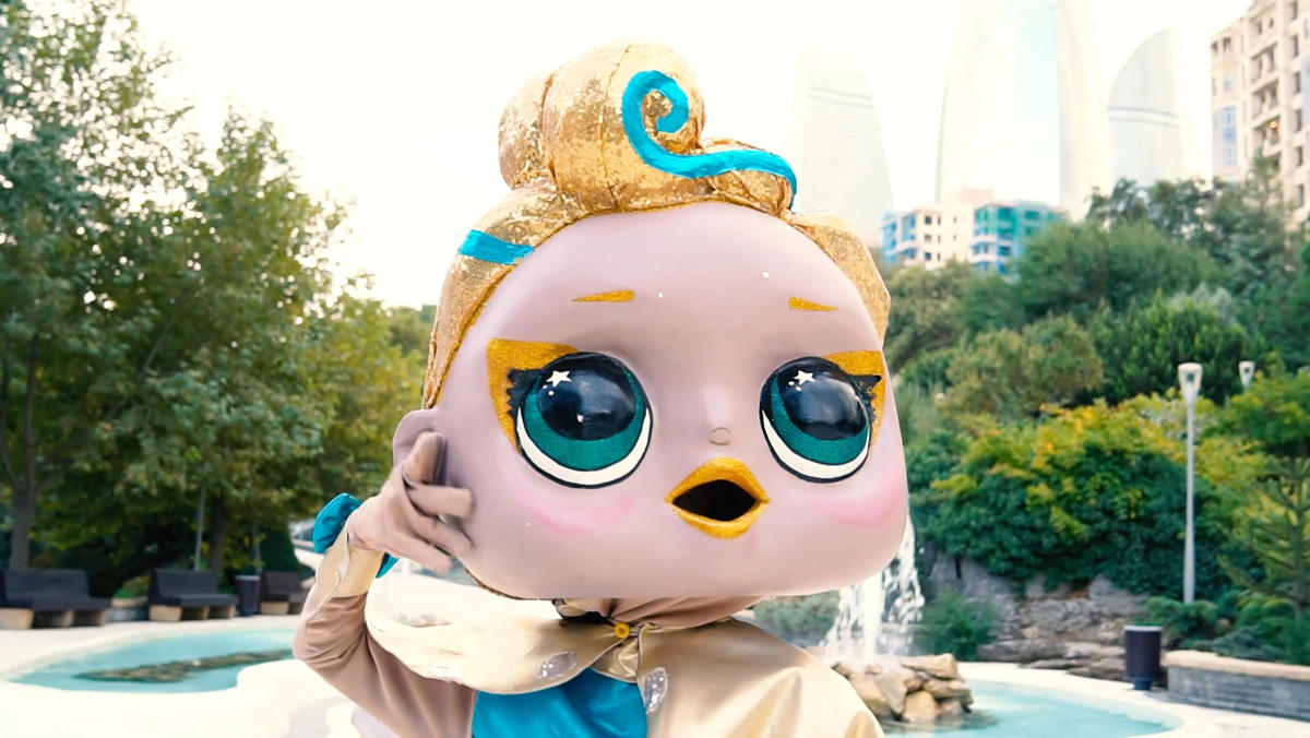 Старый Новый год с эпатажными куклами в Баку (ВИДЕО, ФОТО)