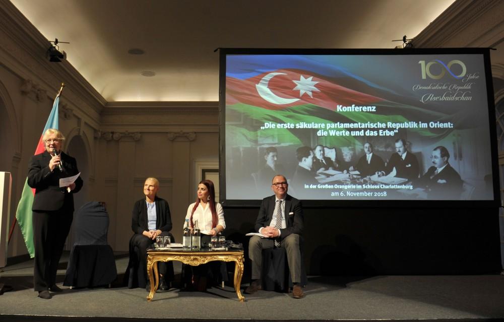 При поддержке Фонда Гейдара Алиева в Берлине прошла научная конференция, посвященная 100-летию АДР (ФОТО)