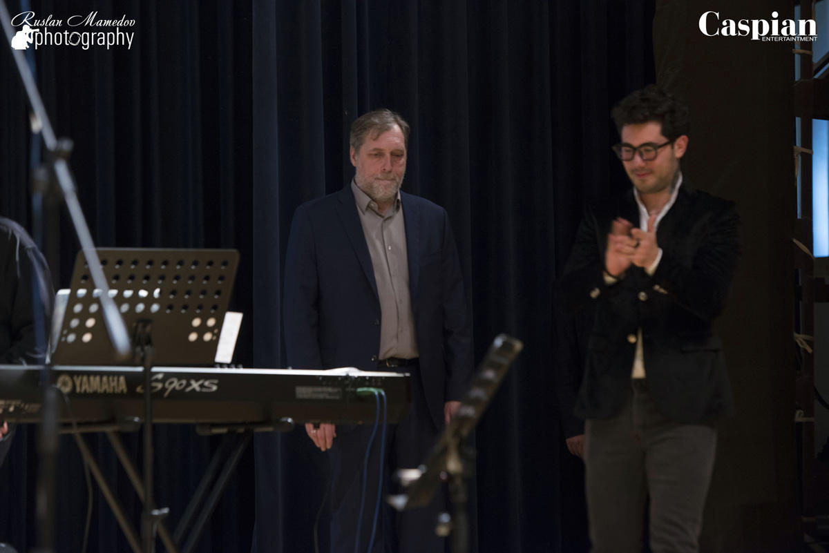 Владимир Высоцкий с азербайджанским акцентом рассказывает о блюде кутум-левенги (ВИДЕО, ФОТО)