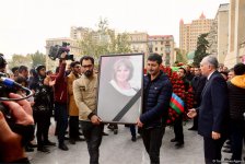 Народную артистку Амалию Панахову аплодисментами проводили в последний путь (ФОТО)