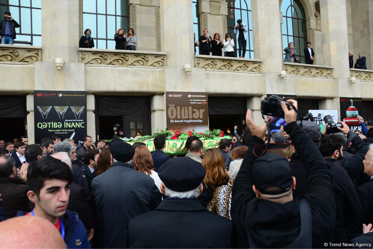 Народную артистку Амалию Панахову аплодисментами проводили в последний путь (ФОТО)