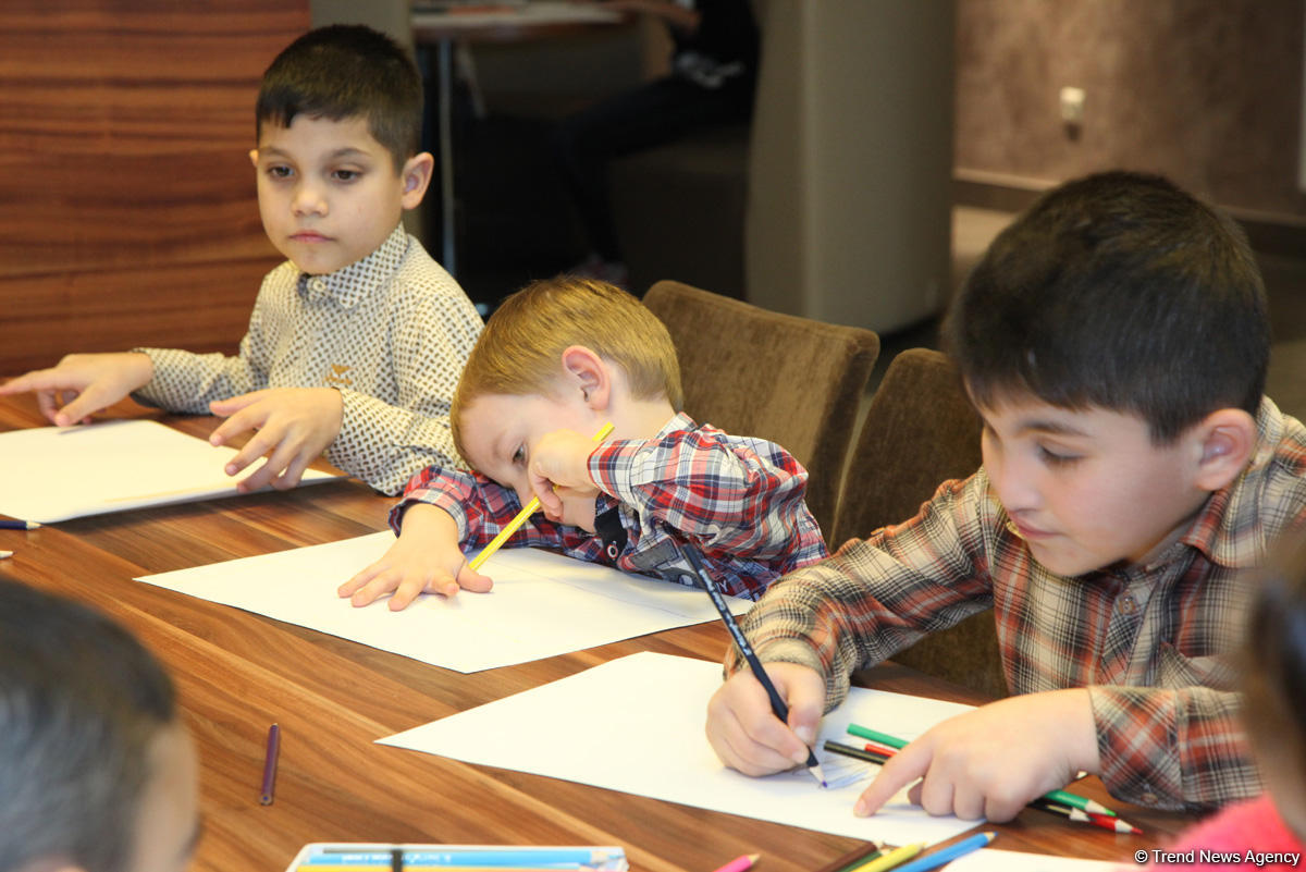 Азербайджанская промкорпорация организовала мероприятие для детей по случаю Дня Государственного флага (ФОТО)