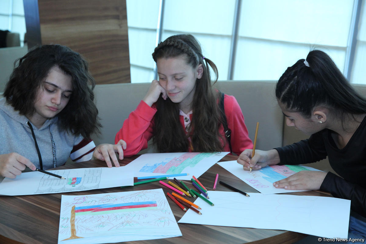 Азербайджанская промкорпорация организовала мероприятие для детей по случаю Дня Государственного флага (ФОТО)