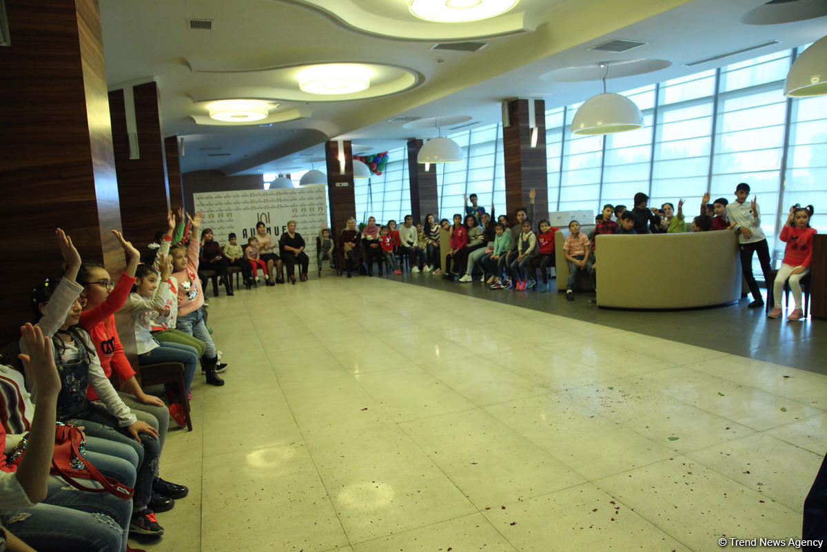 Азербайджанская промкорпорация организовала мероприятие для детей по случаю Дня Государственного флага (ФОТО)