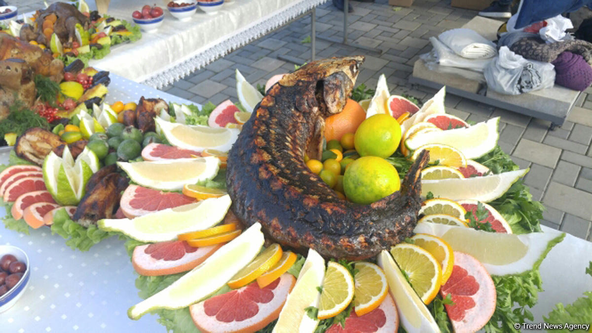 В Лянкяране проходит Фестиваль чая, чалтыка и цитрусовых (ФОТО)