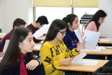 В Бакинском филиале МГУ имени М.В.Ломоносова прошел уникальный Международный географический диктант-2018 (ФОТО)