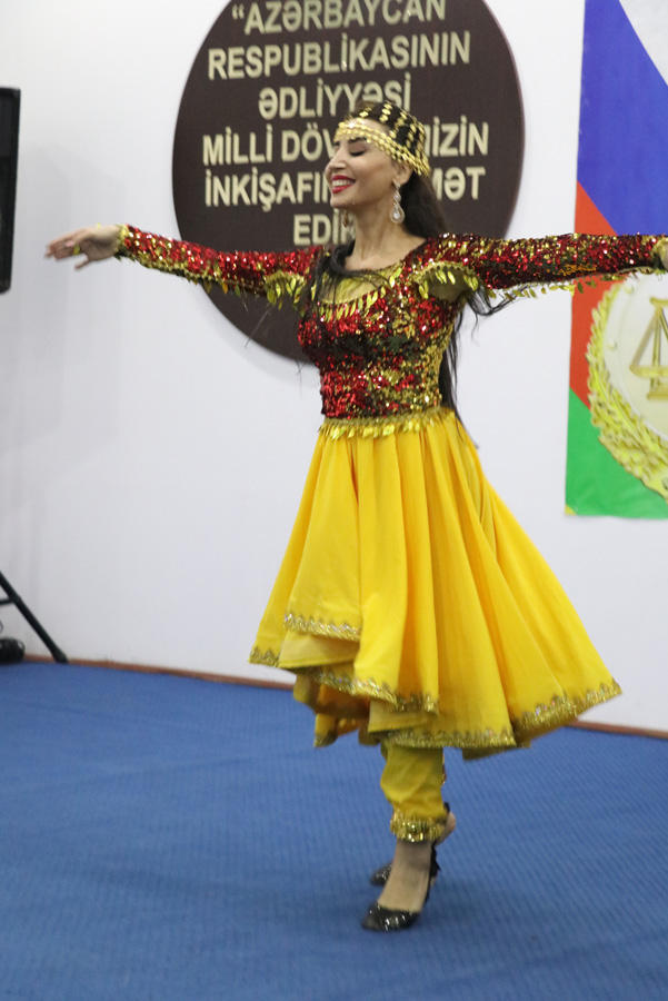 Праздничные концерты в честь Дня Конституции и Дня Государственного флага (ФОТО)