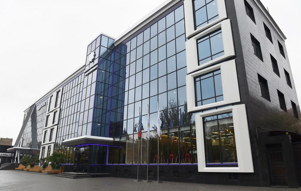 Президент Ильхам Алиев и Первая леди Мехрибан Алиева приняли участие в открытии административного здания Центра развития электронного правительства (ФОТО)