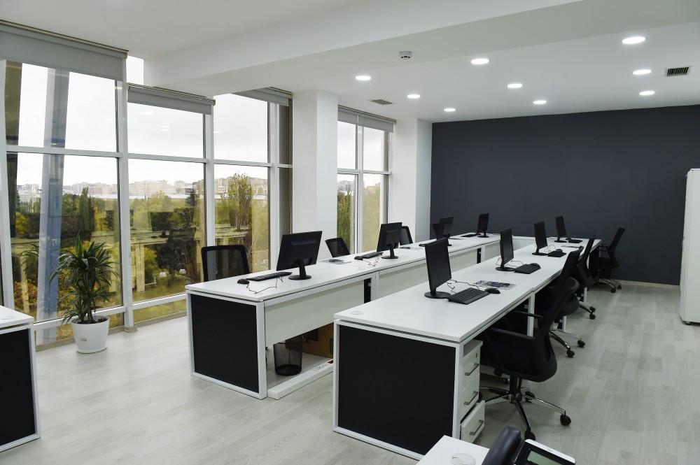 Президент Ильхам Алиев и Первая леди Мехрибан Алиева приняли участие в открытии административного здания Центра развития электронного правительства (ФОТО)