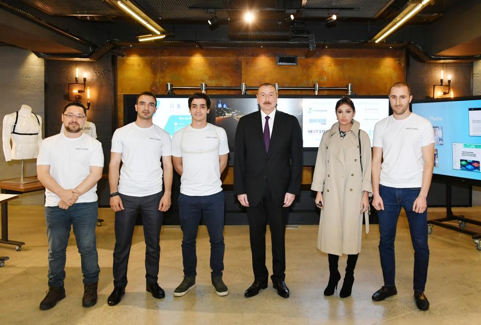 Президент Ильхам Алиев и Первая леди Мехрибан Алиева приняли участие в открытии административного здания Центра развития электронного правительства (ФОТО)