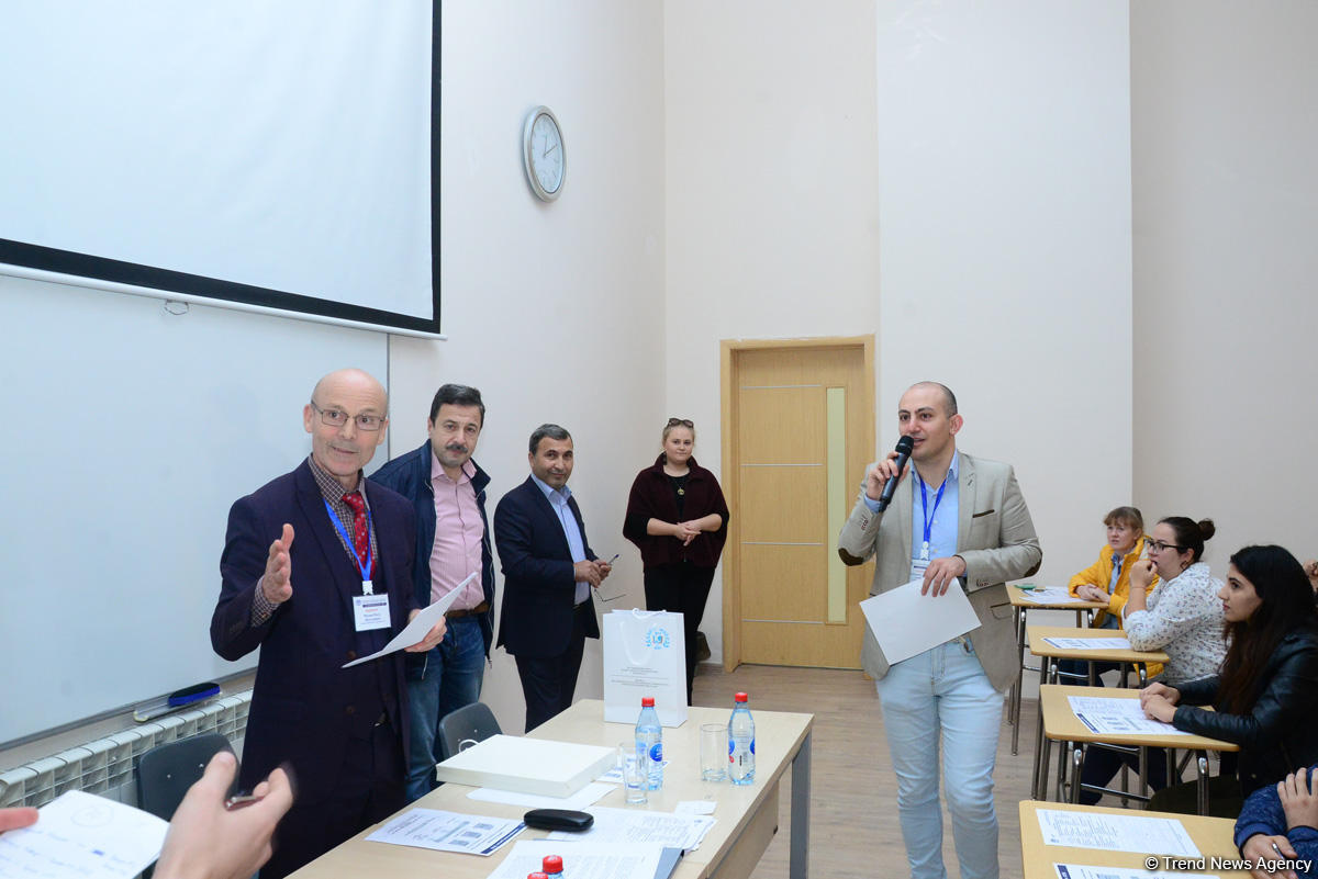 В Бакинском филиале МГУ имени М.В.Ломоносова прошел уникальный Международный географический диктант-2018 (ФОТО)