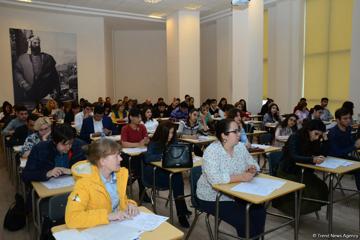 В Бакинском филиале МГУ имени М.В.Ломоносова прошел уникальный Международный географический диктант-2018 (ФОТО)