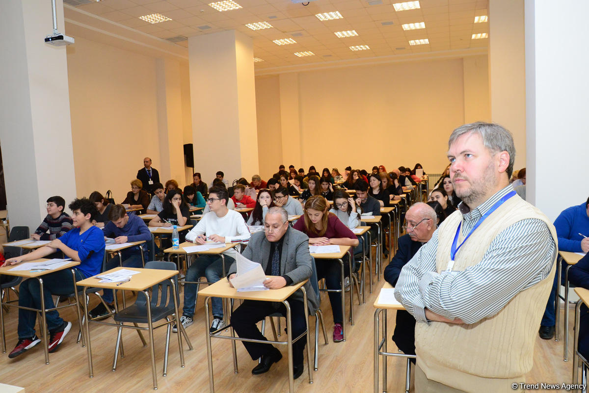В Бакинском филиале МГУ имени М.В.Ломоносова прошел уникальный Международный географический диктант-2018 (ФОТО)