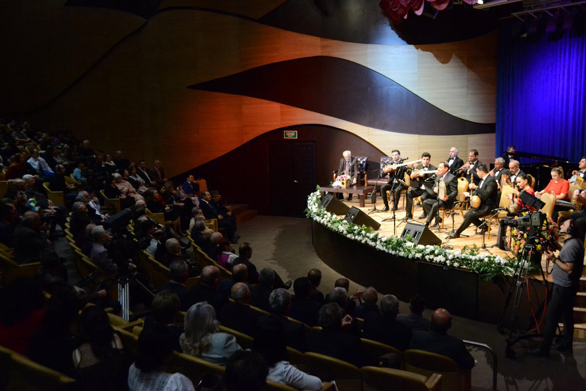 Тахмираз Ширинов отметил два юбилея праздничным концертом (ФОТО)