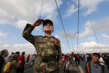 Азербайджанка пробежала по Босфорскому мосту из Азии в Европу, установив рекорд  (ФОТО)