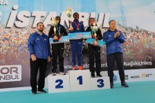 Азербайджанка пробежала по Босфорскому мосту из Азии в Европу, установив рекорд  (ФОТО)