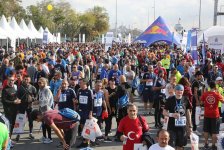 Азербайджанка пробежала по Босфорскому мосту из Азии в Европу, установив рекорд  (ФОТО)