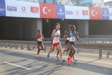 Азербайджанка пробежала по Босфорскому мосту из Азии в Европу, установив рекорд  (ФОТО)