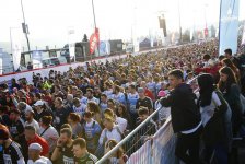 Азербайджанка пробежала по Босфорскому мосту из Азии в Европу, установив рекорд  (ФОТО)