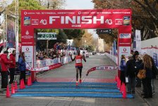 Азербайджанка пробежала по Босфорскому мосту из Азии в Европу, установив рекорд  (ФОТО)