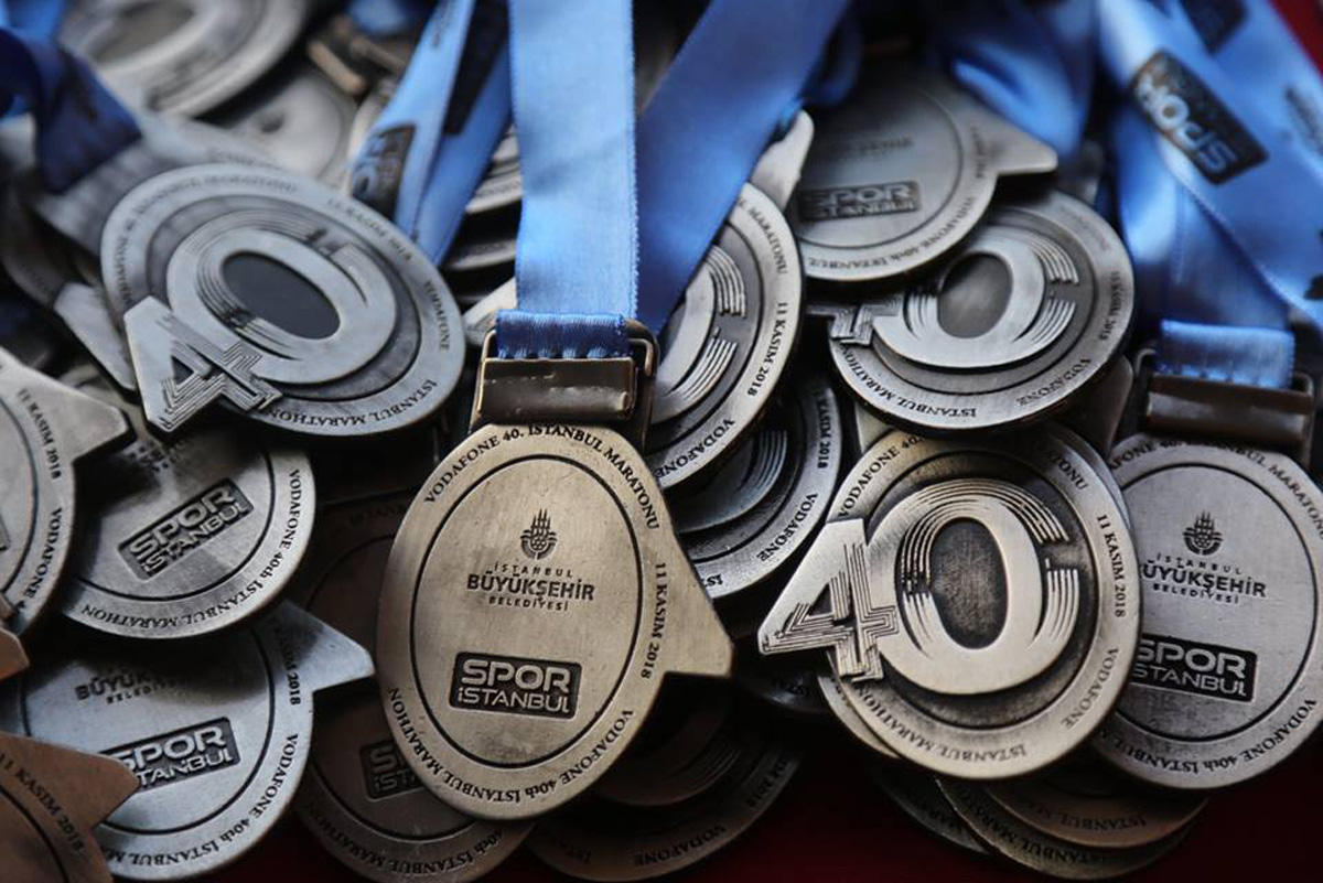 Азербайджанка пробежала по Босфорскому мосту из Азии в Европу, установив рекорд  (ФОТО)