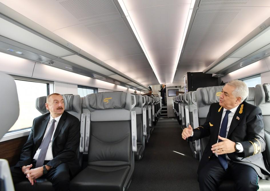 Президент Ильхам Алиев принял участие в открытии комплекса железнодорожного вокзала Сумгайыта (ФОТО)