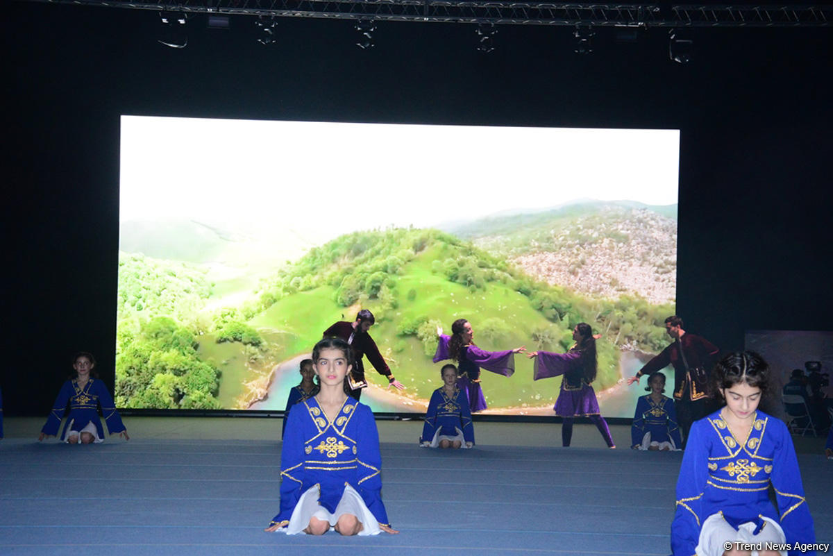 В Баку прошла церемония открытия Кубка мира по акробатической гимнастике (ФОТОРЕПОРТАЖ)