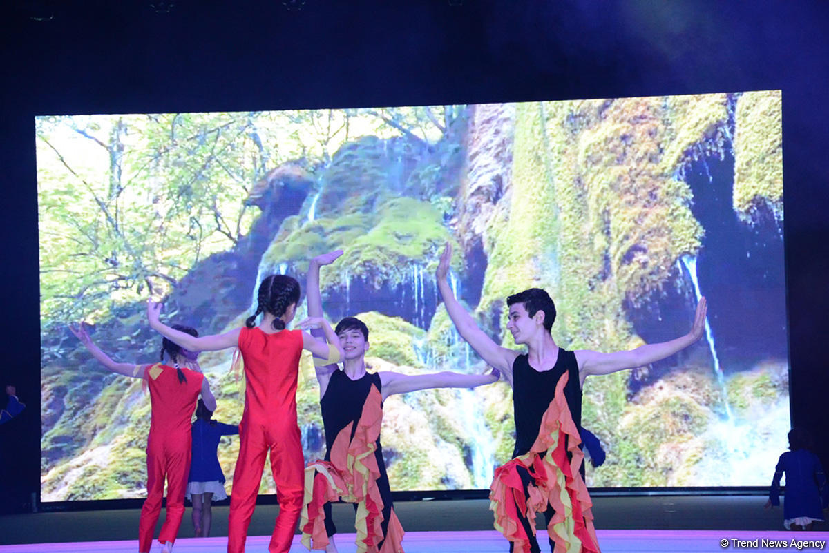 В Баку прошла церемония открытия Кубка мира по акробатической гимнастике (ФОТОРЕПОРТАЖ)