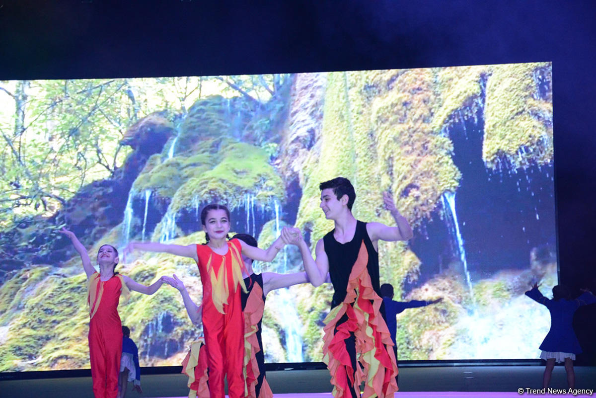 В Баку прошла церемония открытия Кубка мира по акробатической гимнастике (ФОТОРЕПОРТАЖ)