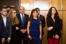 Вице-президент Фонда Гейдара Алиева Лейла Алиева приняла участие в торжественной церемонии открытия бюста Насими в Москве (ФОТО)