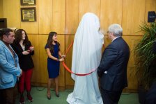 Вице-президент Фонда Гейдара Алиева Лейла Алиева приняла участие в торжественной церемонии открытия бюста Насими в Москве (ФОТО)