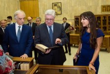 Вице-президент Фонда Гейдара Алиева Лейла Алиева приняла участие в торжественной церемонии открытия бюста Насими в Москве (ФОТО)