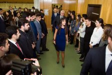 Вице-президент Фонда Гейдара Алиева Лейла Алиева приняла участие в торжественной церемонии открытия бюста Насими в Москве (ФОТО)