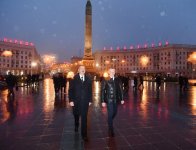 Президент Ильхам Алиев посетил площадь Победы в Минске (ФОТО)