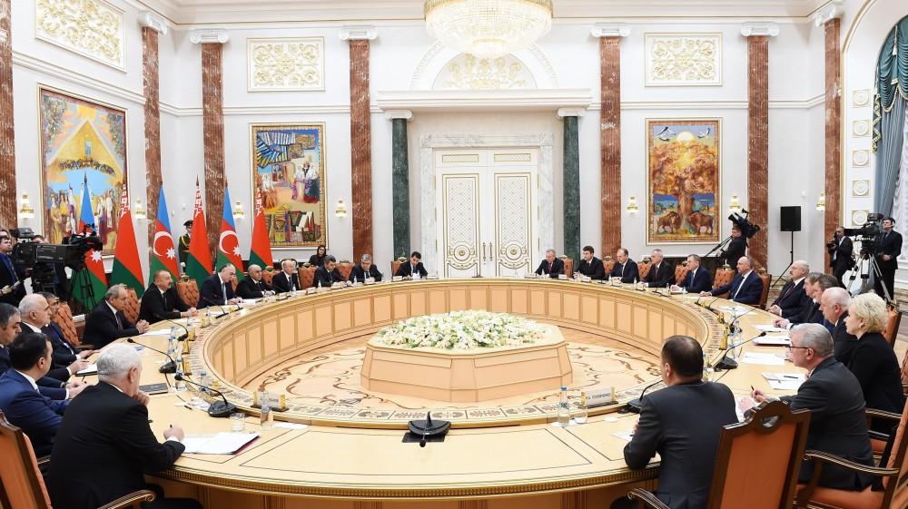 В Минске состоялась встреча президентов Азербайджана и Беларуси в расширенном составе (ФОТО)