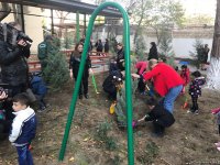 Воспитанники детсада и школьники посадили около 110 деревьев в Баку (ФОТО)