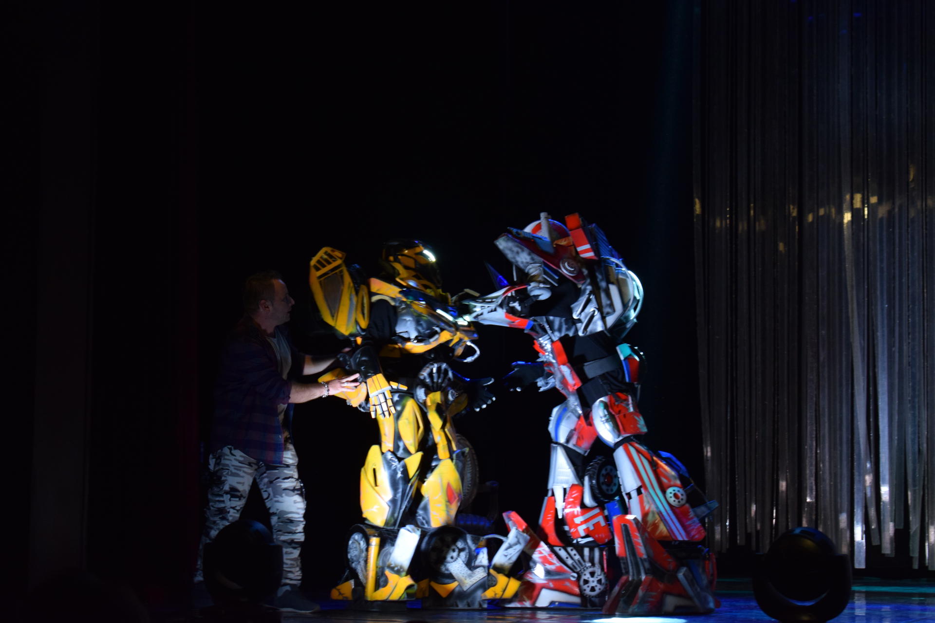 Автоботы и десептиконы прилетят в Баку (ФОТО, ВИДЕО)