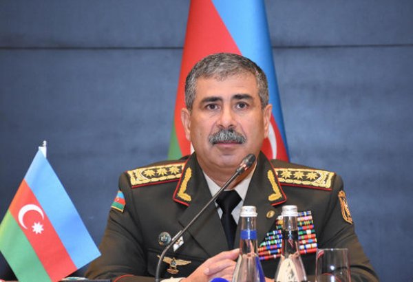 Министр обороны Азербайджана выразил соболезнование турецкой стороне